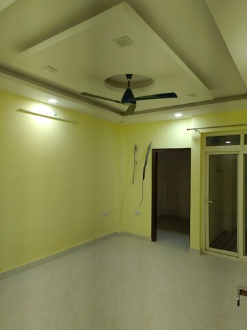 Room in 2 BHK Independent House at Gomti Nagar – for Rent