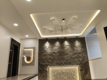 Furnished Amenities in 5 BHK Villa at Mansarovar – for Sale