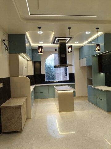 Team Area in 5 BHK Villa at Mansarovar – for Sale