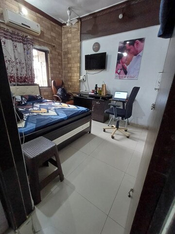 Master Bedroom in 2.5 BHK Apartment at Arkade Art, Mira Road – for Sale