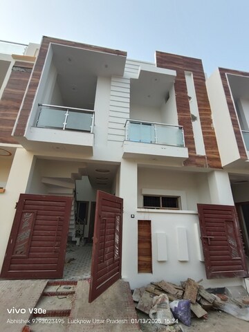 3 BHK Independent House For Sale in Jankipuram Extension