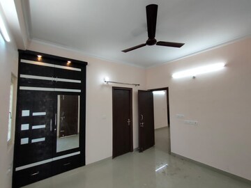 Room in 3 BHK Apartment at Rishita Manhattan, Gomti Nagar – for Rent