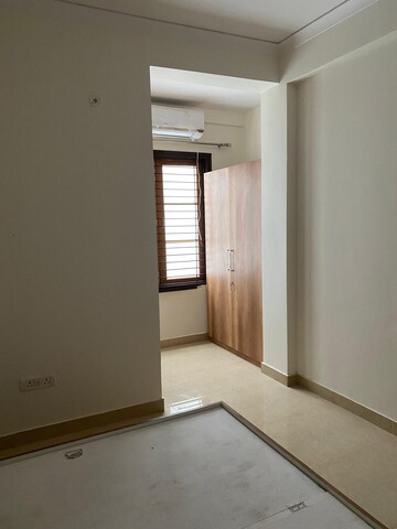 Room in 6+ BHK Independent House at Gomti Nagar – for Rent