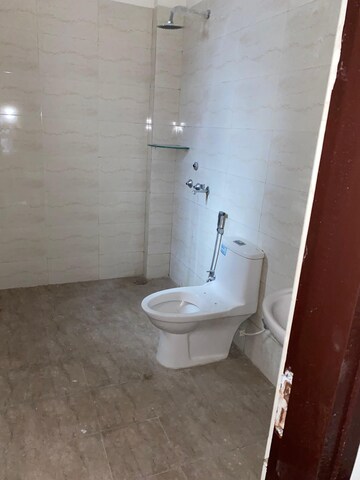 Bathroom in 6+ BHK Independent House at Gomti Nagar – for Rent