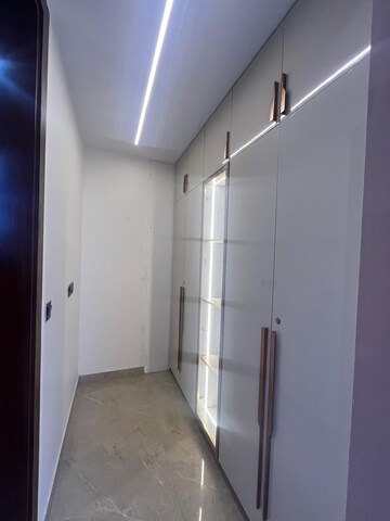 Building Lobby in 4 BHK Builder Floor at AEZ Aloha, Sector 57 – for Rent