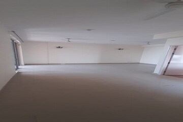 Room in 3 BHK Apartment at Pioneer Park Presidia, Sector 62 – for Sale