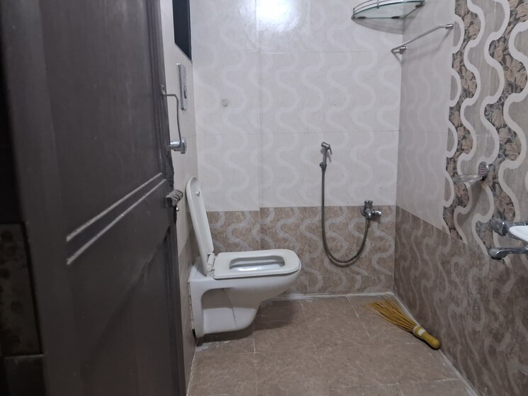 Bathroom, sujay-classiqe-apartment 2 Bedroom 1500 Sq.Ft. Apartment In Kopar Khairane Navi Mumbai 8072834