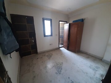 Room in 2 BHK Builder Floor at Paryavaran Complex – for Rent