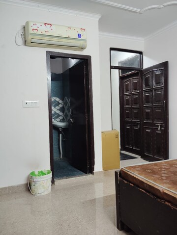 Room in 2 BHK Builder Floor at Paryavaran Complex – for Rent