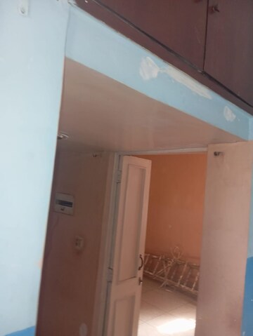Room in 2.5 BHK Apartment at RWA Jalvayu Vihar, Sector 25 – for Rent