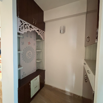 Room in 4 BHK Apartment at Migsun Vilaasa Walk, Eta Ii Greater Noida – for Rent