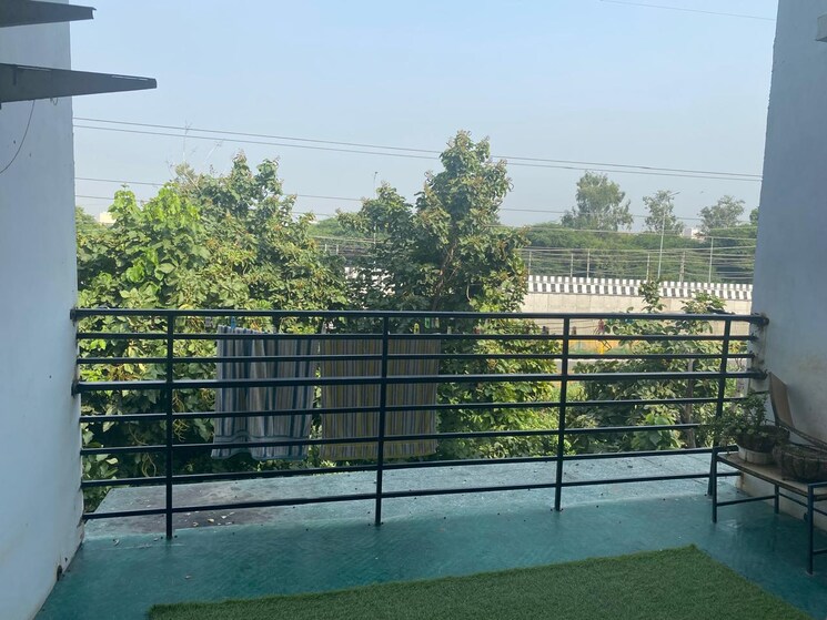 Balcony, ashoka enclave 3 Bedroom 250 Sq.Yd. Builder Floor In Ashoka Enclave Faridabad 8072850