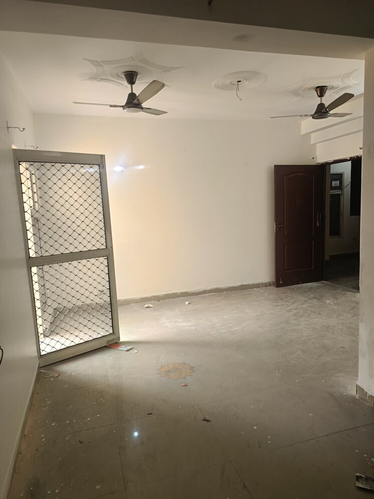 Room, gardenia-golf-city 3 Bedroom 1350 Sq.Ft. Apartment In Sector 75 Noida 8072871