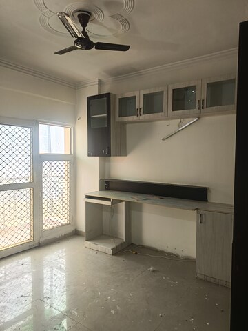 Room in 3 BHK Apartment at Gardenia Golf City, Sector 75 – for Sale