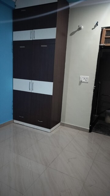 Room in 3 BHK Independent House at Gomti Nagar – for Rent