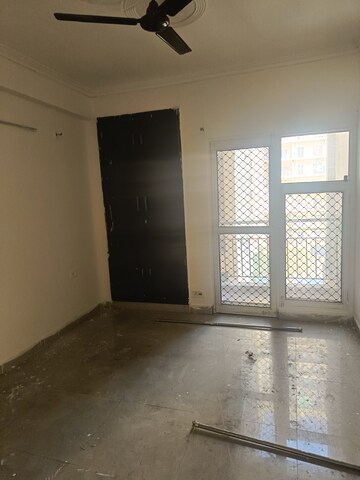 Room in 3 BHK Apartment at Gardenia Golf City, Sector 75 – for Rent