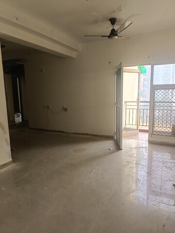 Room in 3 BHK Apartment at Gardenia Golf City, Sector 75 – for Rent