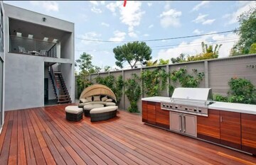 6+ BHK Independent House – Exterior View View at Malcha Marg - for Sale