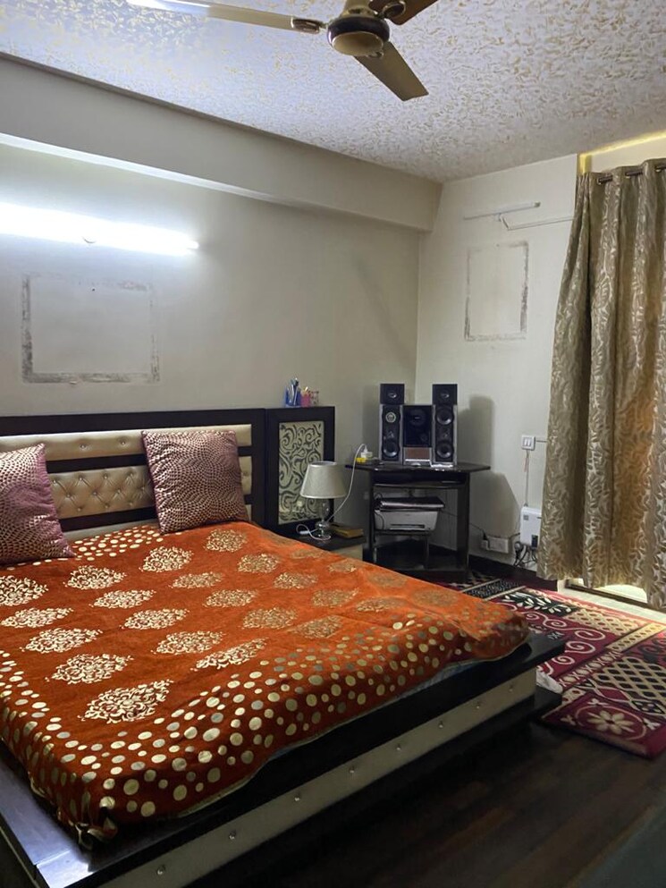 Bedroom, ashoka enclave 3.5 Bedroom 250 Sq.Yd. Builder Floor In Ashoka Enclave Faridabad 8072944