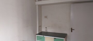 Furnished Amenities in 3 BHK Apartment at Uphar CHS Borivali, Borivali East – for Sale