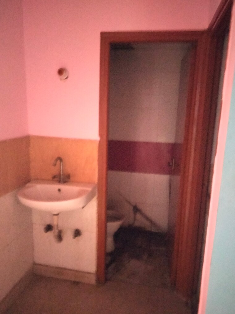 Bathroom, nitishree-aura-chimera 2 Bedroom 955 Sq.Ft. Apartment In Raj Nagar Extension Ghaziabad 8073006