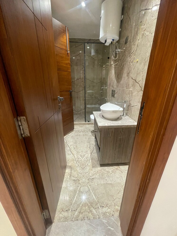 Bathroom, ansal-sushant-floors 6+ Bedroom 505 Sq.Yd. Independent House In Sushant Lok ii Gurgaon 8073007