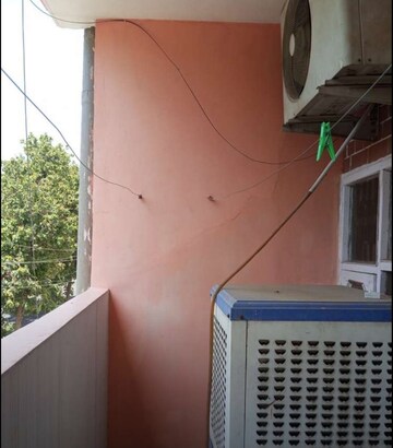 Balcony in 2 BHK Builder Floor at Sector 61 – for Rent