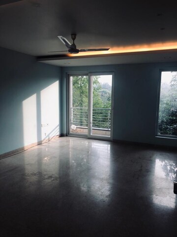 Room in 4 BHK Apartment at Vasant Vihar – for Sale