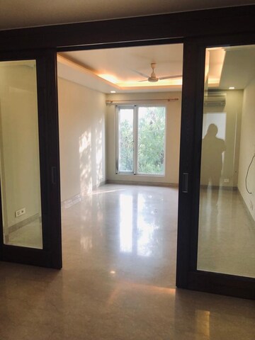 Room in 4 BHK Apartment at Vasant Vihar – for Sale