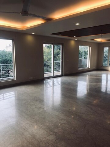 Room in 4 BHK Apartment at Vasant Vihar – for Sale