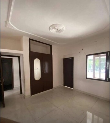 Room in 2 BHK Builder Floor at Sector 45 – for Rent