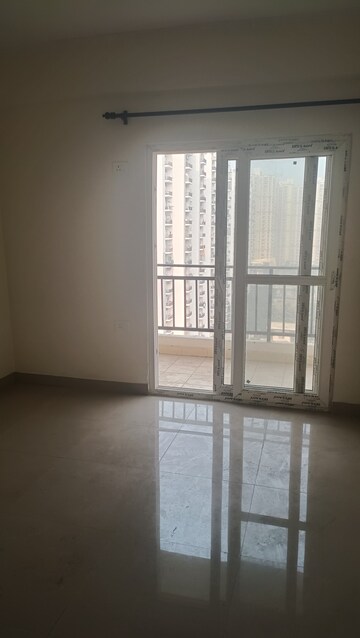 Room in 3 BHK Apartment at Gardenia Gateway, Sector 75 – for Rent