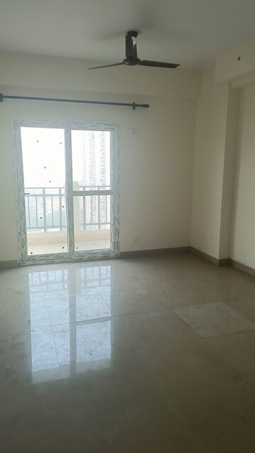Room in 3 BHK Apartment at Gardenia Gateway, Sector 75 – for Rent