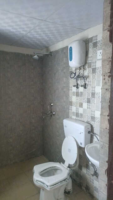 Bathroom in 3 BHK Apartment at Gardenia Gateway, Sector 75 – for Rent