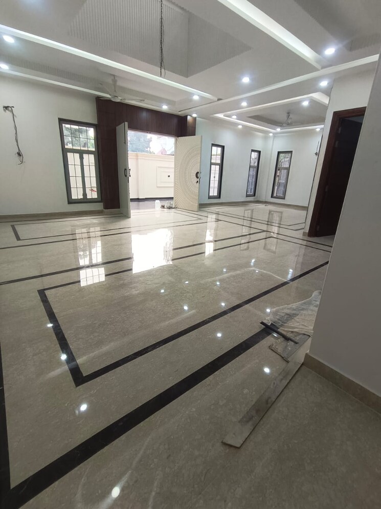 Kitchen, sainik farm 4 Bedroom 4000 Sq.Ft. Independent House In Sainik Farm Delhi 8073102