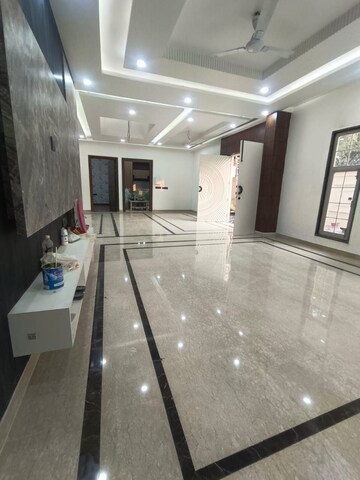 Kitchen in 4 BHK Independent House at Sainik Farm – for Sale
