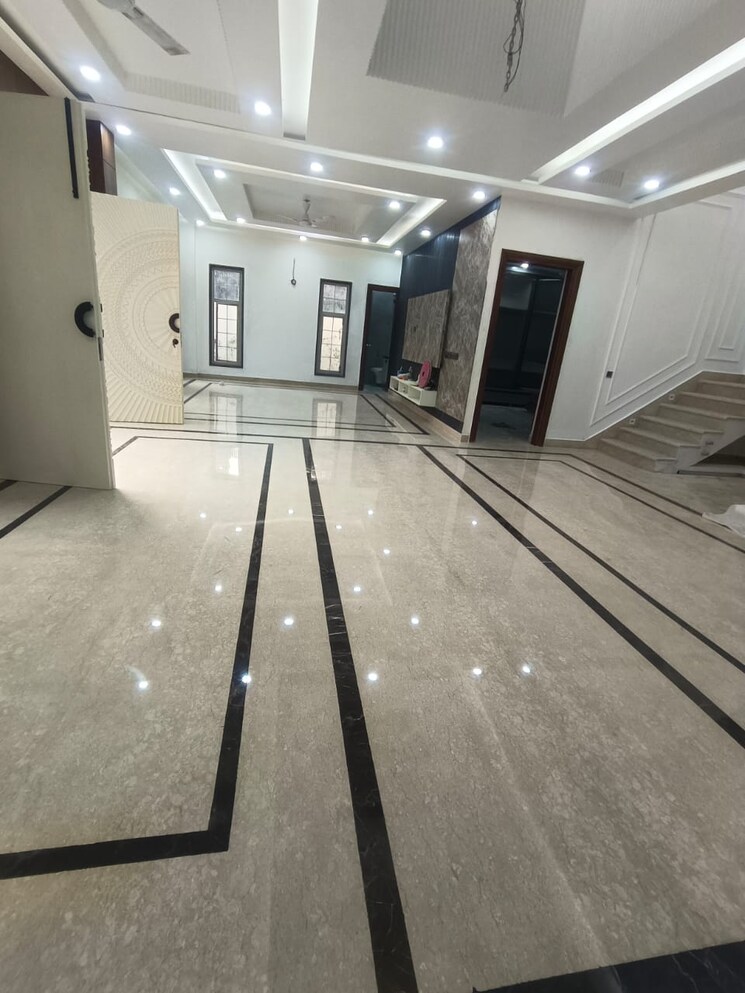 Kitchen, sainik farm 4 Bedroom 4000 Sq.Ft. Independent House In Sainik Farm Delhi 8073102