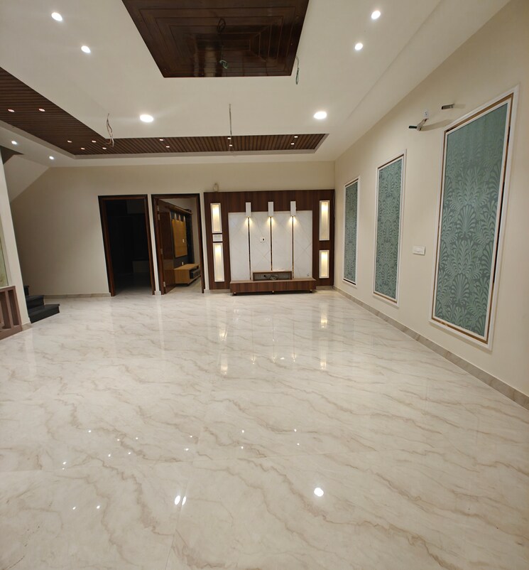 Room, e block sbs nagar 4 Bedroom 2250 Sq.Ft. Independent House In E Block Sbs Nagar Ludhiana 8073108