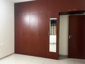 Room in 2 BHK Apartment at Prestige Royale Gardens, Gantiganahalli – for Rent