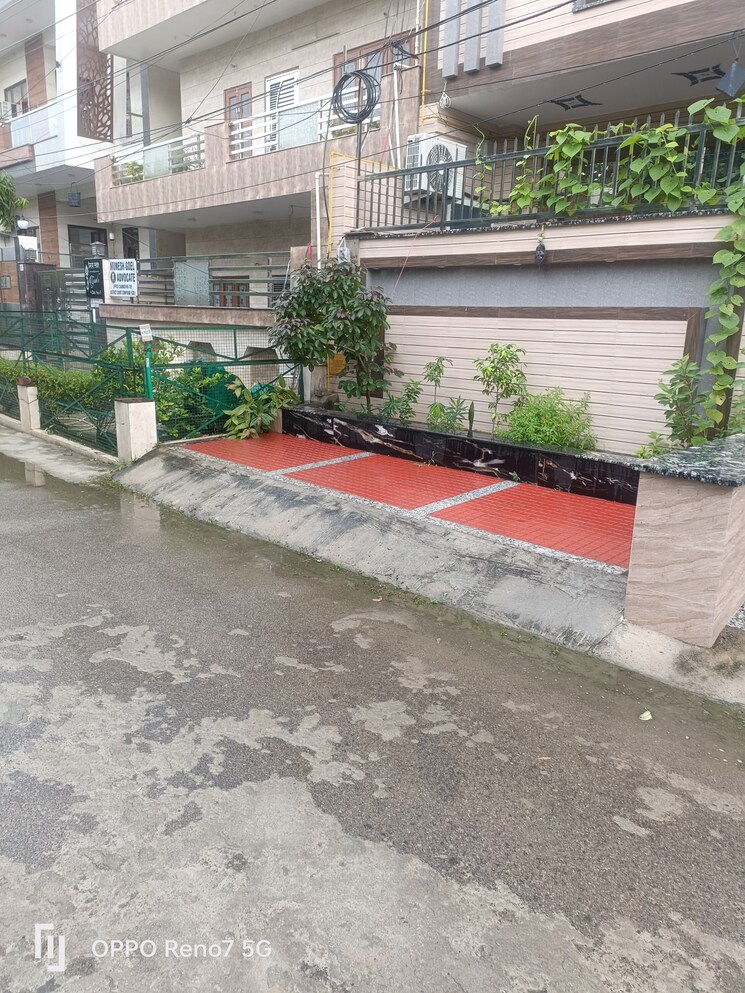 Balcony, rajendra nagar 4 Bedroom 900 Sq.Ft. Independent House In Rajendra Nagar Ghaziabad 8073141