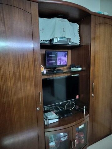 Furnished Amenities in 1 BHK Apartment at Kurla East – for Rent