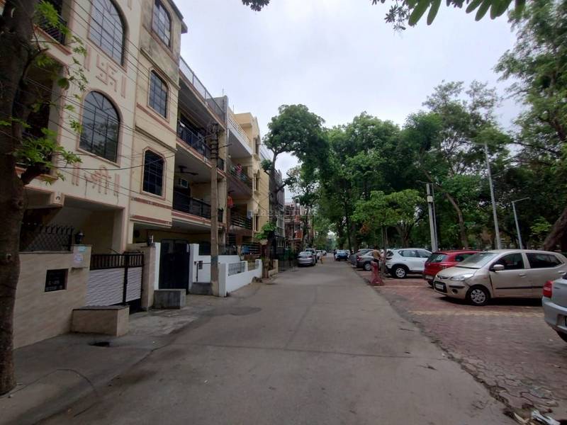 2 BHK + Pooja Room Independent House For Sale in RWA Apartments Sector 47