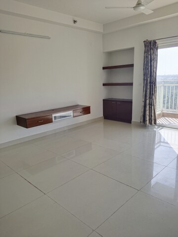 Room in 3.5 BHK Apartment at RMZ Galleria, Yelahanka – for Rent