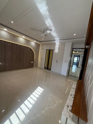 Kitchen in 4 BHK Builder Floor at Sector 43 – for Sale