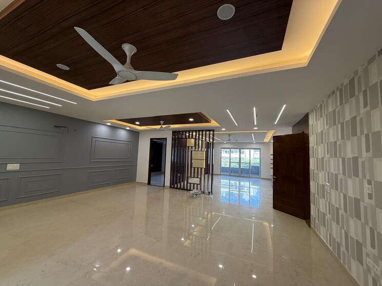 Living Room, sector 43 4 Bedroom 450 Sq.Yd. Builder Floor In Sector 43 Faridabad 8073177