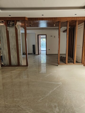 Building Lobby in 4 BHK Builder Floor at Palam Vihar Residents Association, Palam Vihar – for Sale