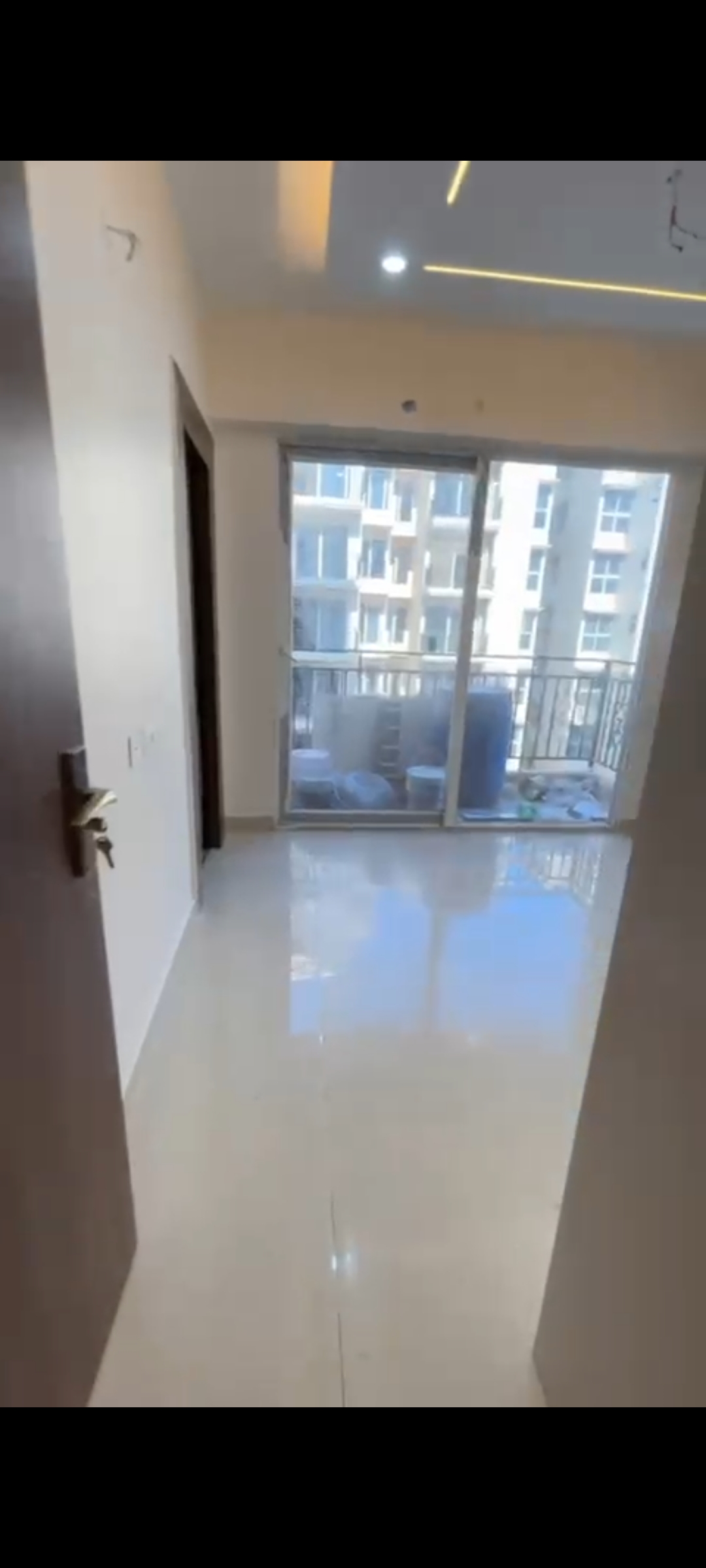 2 BHK Apartment For Sale in Smart World Gems