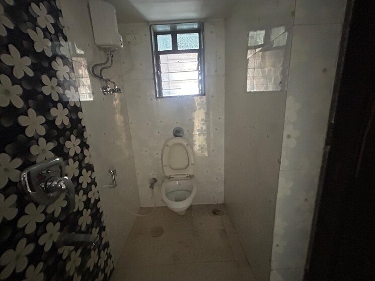 Bathroom, shree-niketan 3 Bedroom 950 Sq.Ft. Apartment In Kandivali West Mumbai 8073287