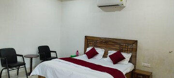 Bedroom in 6+ BHK Independent House at Sector 82 – for Rent