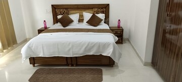 Bedroom in 6+ BHK Independent House at Sector 82 – for Rent
